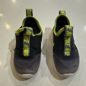 Nike Kids Flex Runner size 7